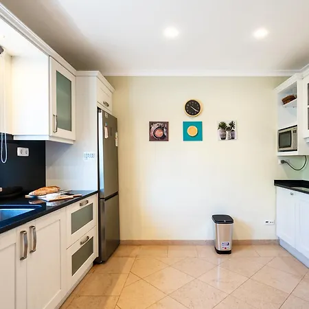 Captivating 600m To Vau Вілла *