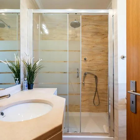 Captivating 600m To Vau *