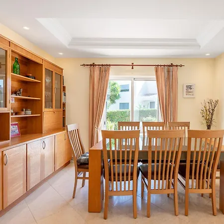 Captivating 600m To Vau Вілла Портіман