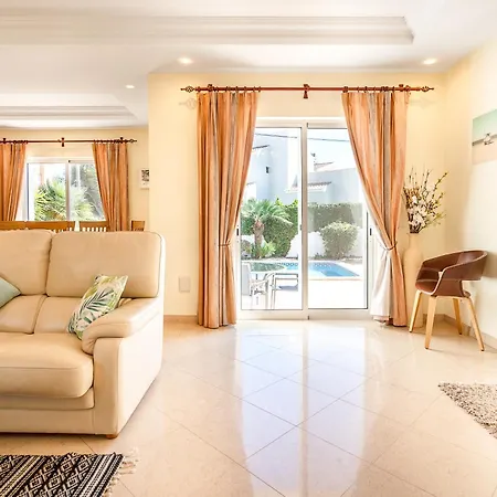 Captivating 600m To Vau Вілла