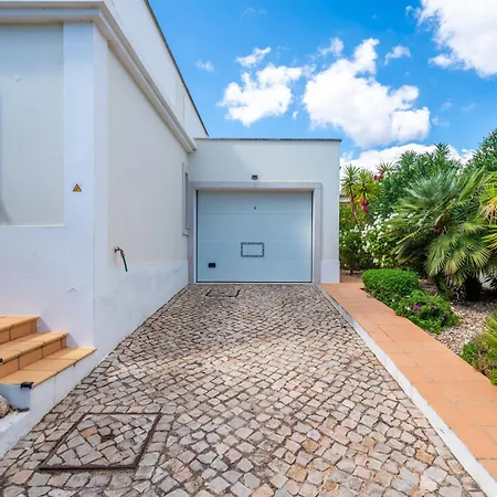 Villa Captivating 600m To Vau Portimão