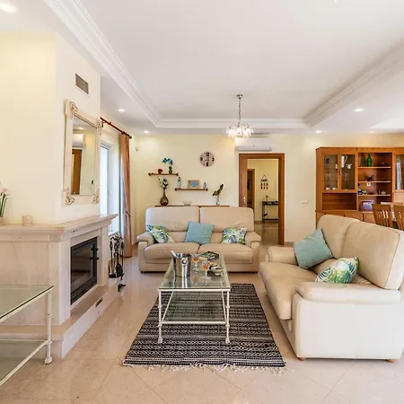 Captivating 600m To Vau *