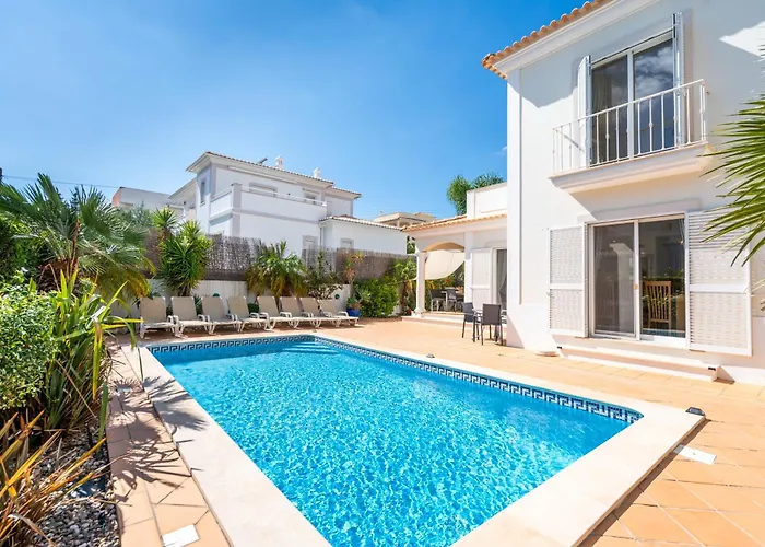 Captivating 600m To Vau Portimão