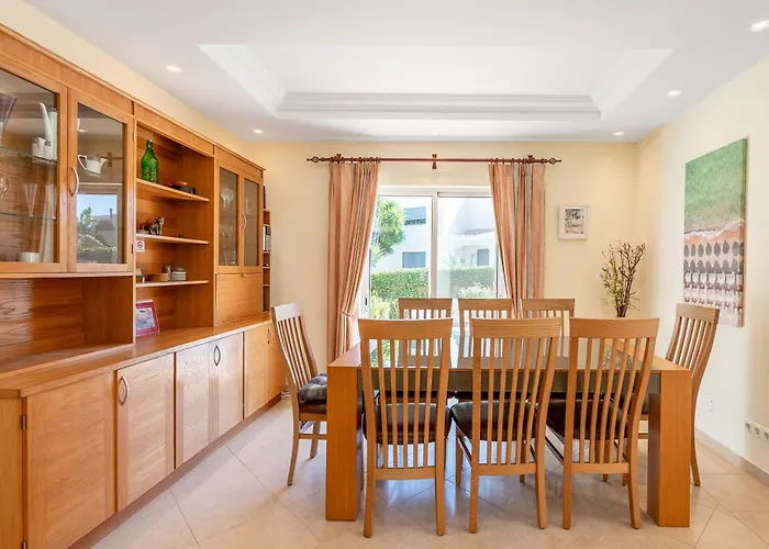 Captivating 600m To Vau Villa Portimão