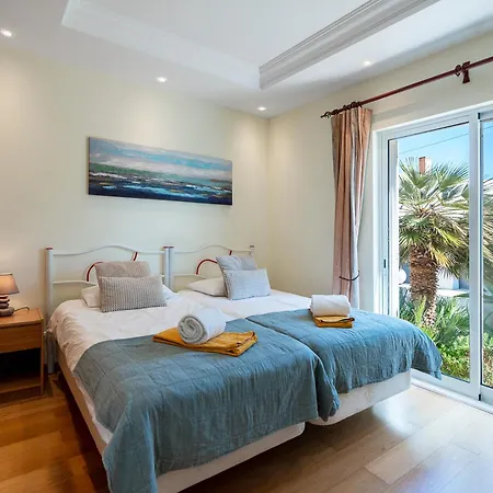 Captivating 600m To Vau Portimão