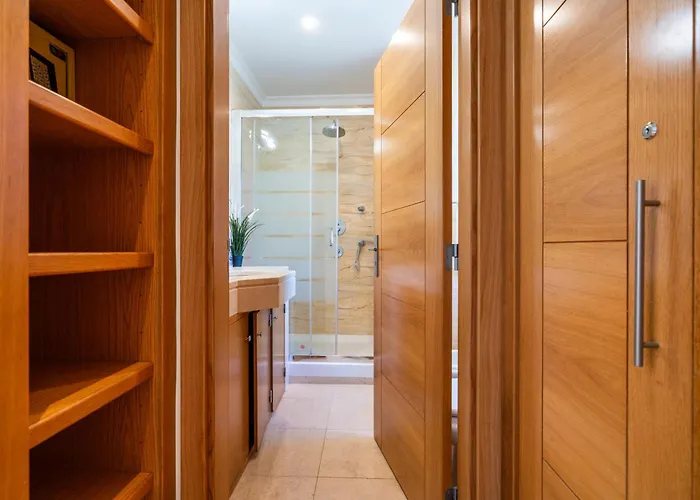 Captivating 600m To Vau Villa