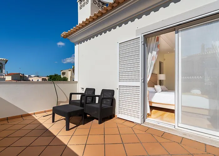 Captivating 600m To Vau Villa *