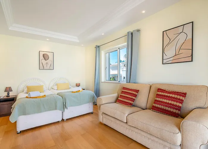 Вілла Captivating 600m To Vau