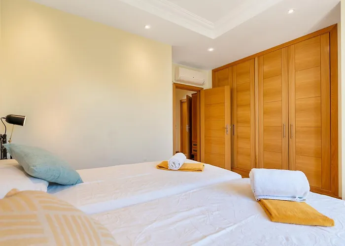 Вілла Captivating 600m To Vau *