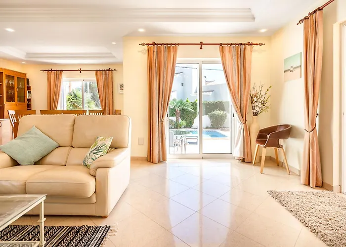 Captivating 600m To Vau Вілла